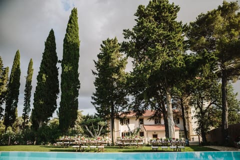 Activities, Amenities, Balcony / Terrace / Patio, Building Exterior, Garden, Hot Tub, Pool, Room Detail, Spring, Summer