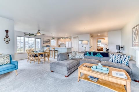 Step into this 2BR/2BA oceanfront condo and be enveloped by panoramic beach views.