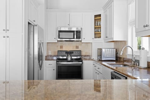 Seabourn Kitchen Alt