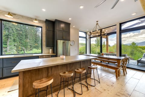 Kitchen | Stove/Oven | Dishwasher