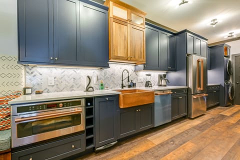 Kitchen | Cooking Basics & Spices | Coffee Maker | Trash Bags & Paper Towels