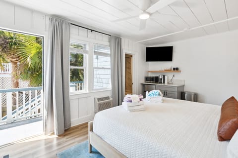 Welcome to The Torpedo - Room 22!