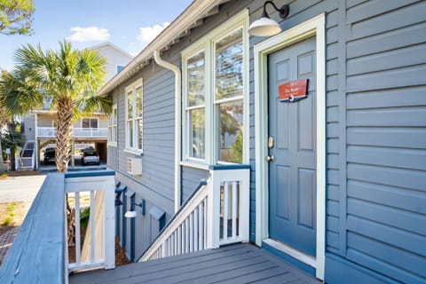 Welcome to The Racer - Room 35!