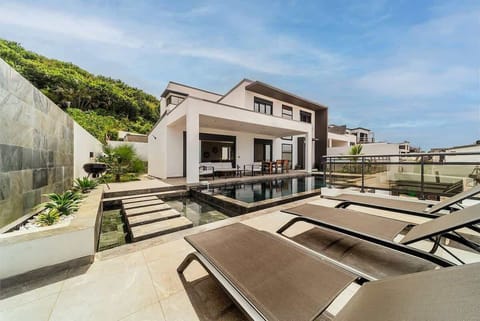 Villa vue d'extérieur