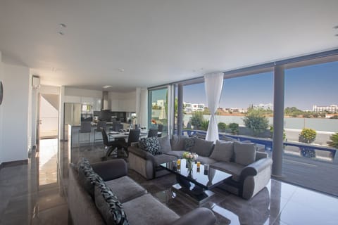 Modern open-plan ground floor living room, kitchen and dining area