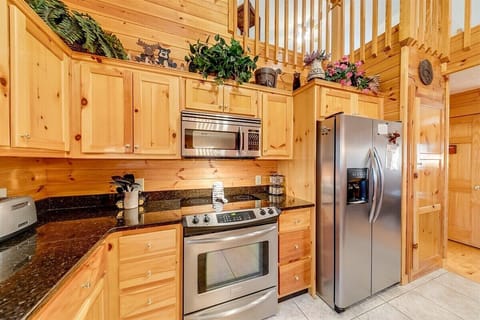 Well equipped kitchen