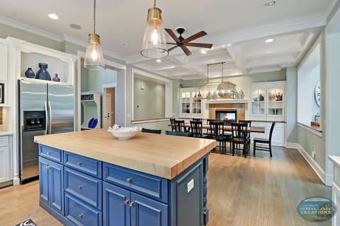 Open concept kitchen to dining area