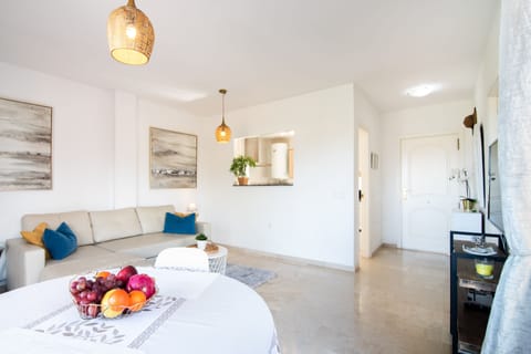 Living room/ Dinning table