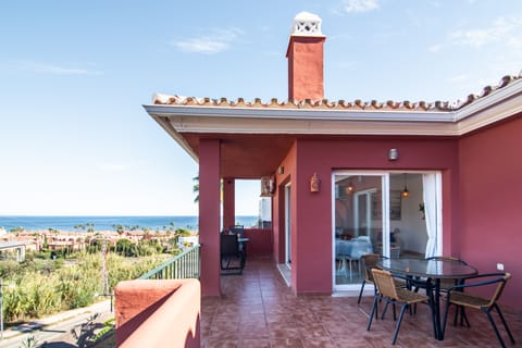 Top floor apartment with Sea View