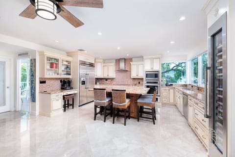 Fully Stocked Kitchen