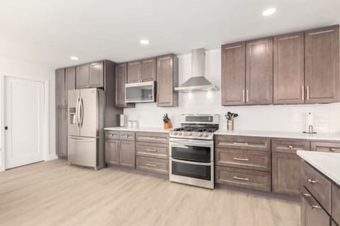 Plenty of prep space for every chef in the house. (Door leads to laundry/garage)