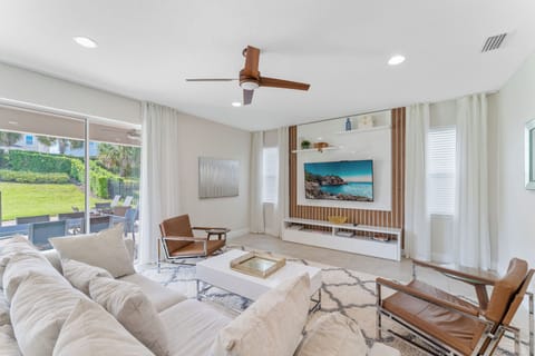 First Floor Living Room (1)