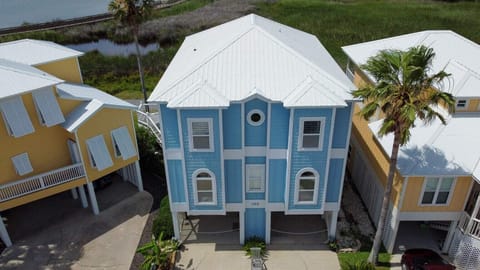 Welcome to the Blue Laguna in Gulf Shores!