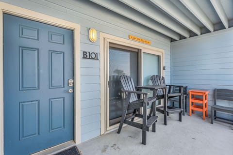 Welcome to Summer House West B101!