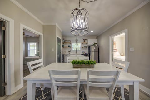 Dining area to comfortably seat six.