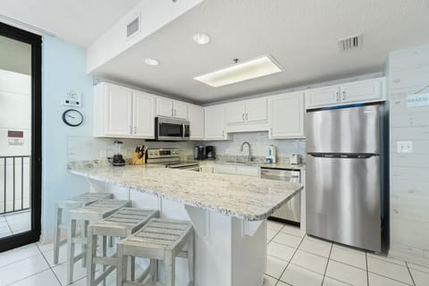 Beautiful well-equipped kitchen.