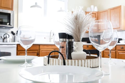 Enjoy the spacious kitchen with family & friends!