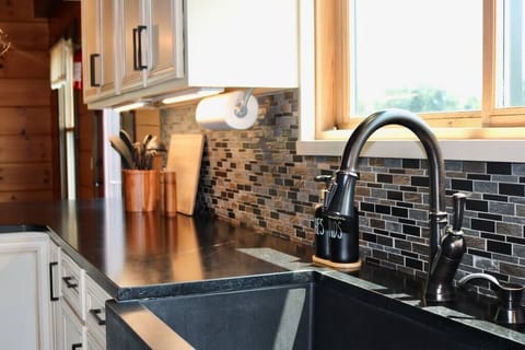 40cf6f37-20a8-46ab-8812-9c9ed4e21925