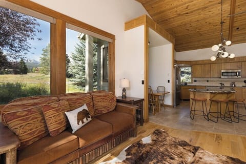 Sitting area off kitchen