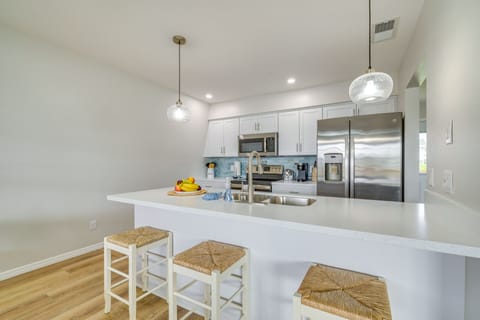 Fully Equipped Kitchen | Cooking Basics | Coffee Maker