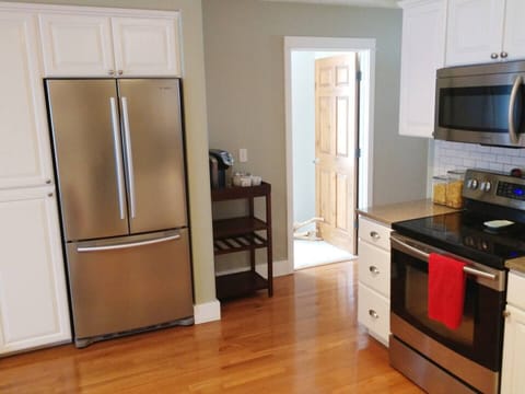 Plenty of refrigerator space for leftovers from our amazing local restaurants