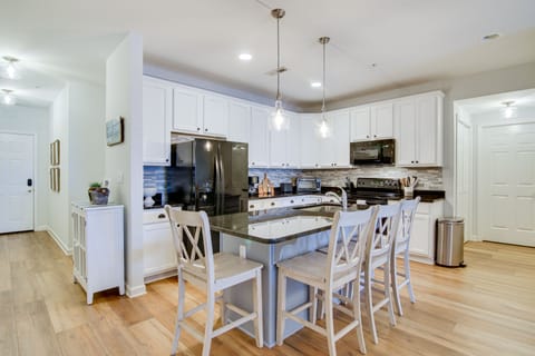 Kitchen | Single-Story Unit | Toaster