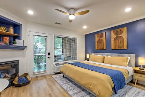 King size bed - 1st floor