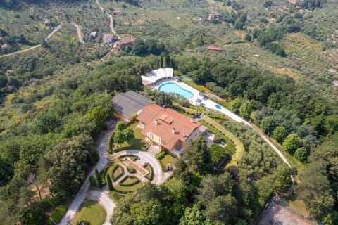 Activities, Amenities, Balcony / Terrace / Patio, Building Exterior, Garden, Main Entrance, Pool, Spring, Summer