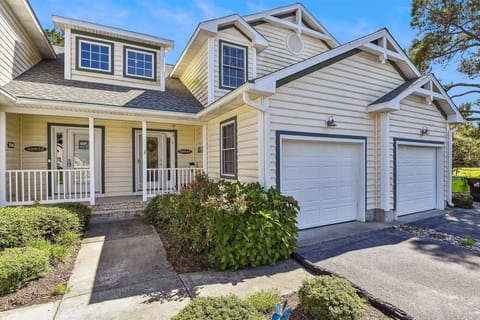 ,Front Elevation,