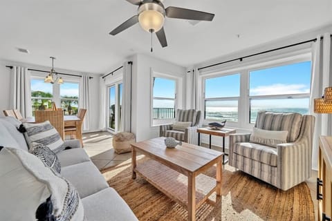 Welcome to Emerald Dunes 1 - 2nd floor corner beachfront - 2 King BR, 2 Baths