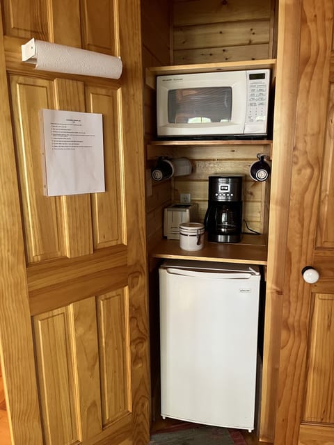 Kitchenette - Guest Cabin