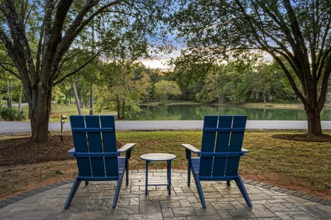 Front Patio Lakeview