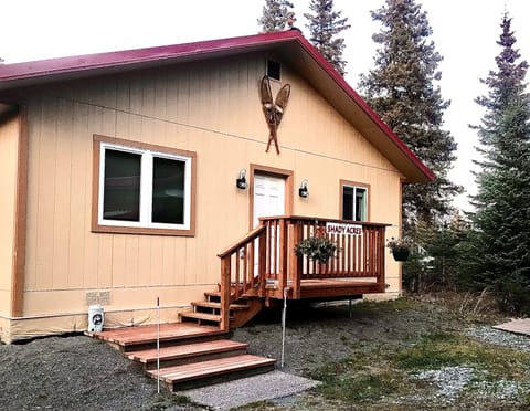 WELCOME! ALL NEW, COZY ANCHOR POINT CABIN