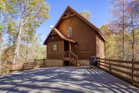View of cabin from driveway area - View of cabin from driveway area