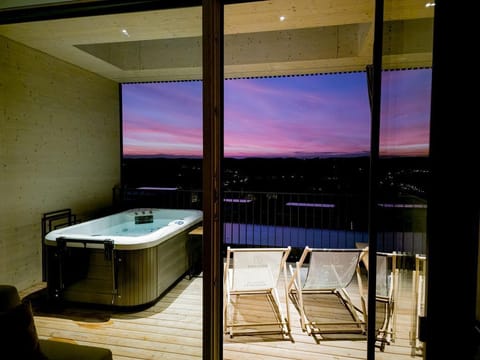 Indoor spa tub