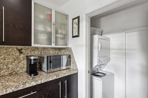 Washer and dryer off the kitchen