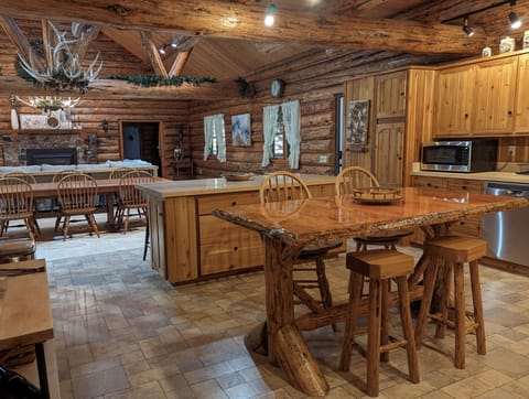 Lots of space for serving, eating and gathering here.