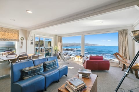 Open plan dining/lounge/kitchen