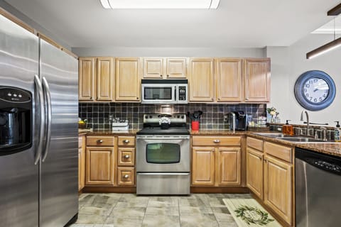River Overlook's fully equipped kitchen