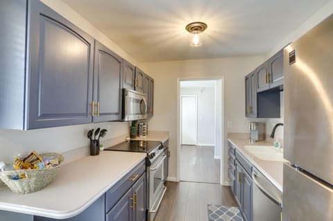 Kitchen | Cooking Basics | Coffee Maker | Paper Towels/Trash Bags Provided