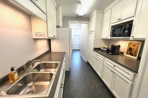 Kitchenette (Shared)