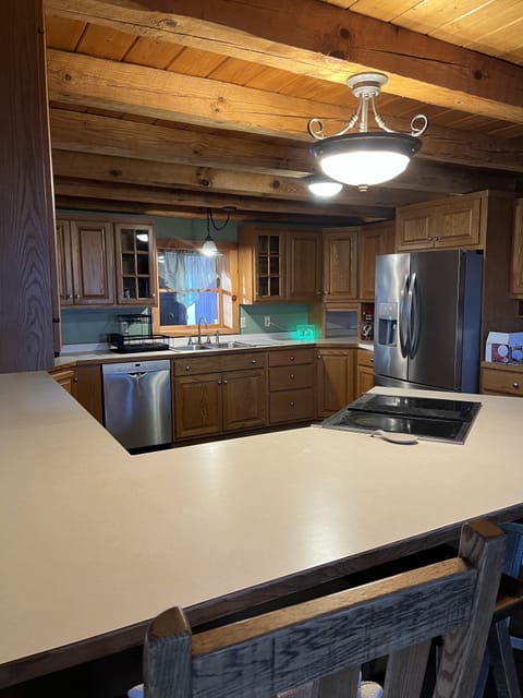 Air fryer/toaster/pizza oven/mixer/blender/small crockpot/Keurig/cutting boards 