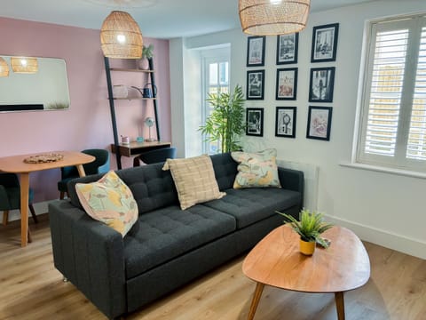 Living Room / Lounge