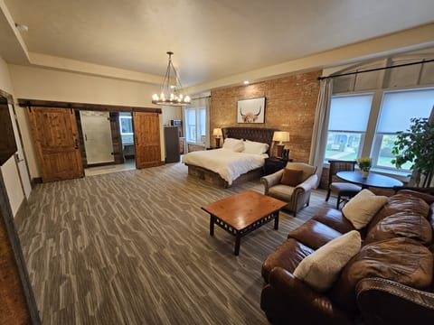 Luxury studio suite (1)