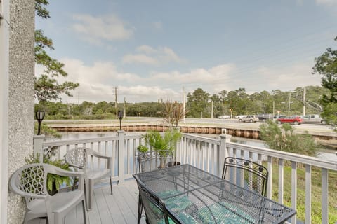 St. Simons Vacation Rental | 3BR | 1.5BA | Steps Required | 1,344 Sq Ft