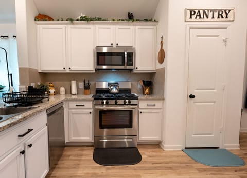 Do you call yourself a Chief, well enjoy the kitchen here.