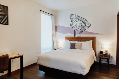 [Bed] Our bed has high-thread-count sheets, and we provide both soft and firm pillows so you can choose your preferred firmness.