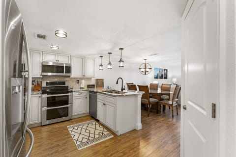 Kitchen/dining spaces