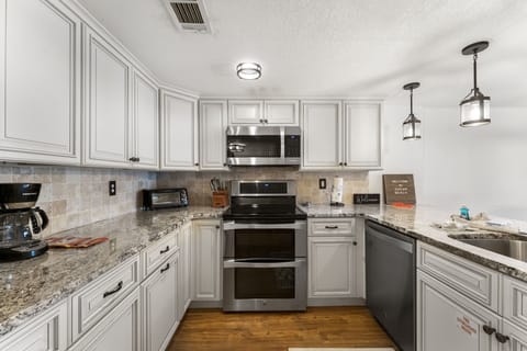 Fully applianced kitchen