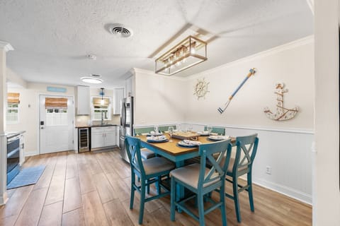 Additional Dining Area